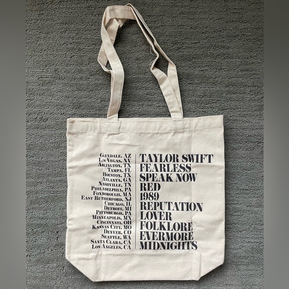 Taylor Swift The Eras Tour “I Remember It All Too Well” VIP Box - Picture 5 of 10